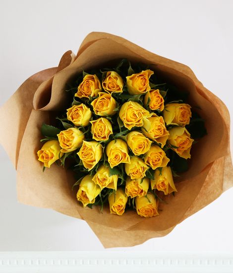 24 Fairtrade Yellow Roses